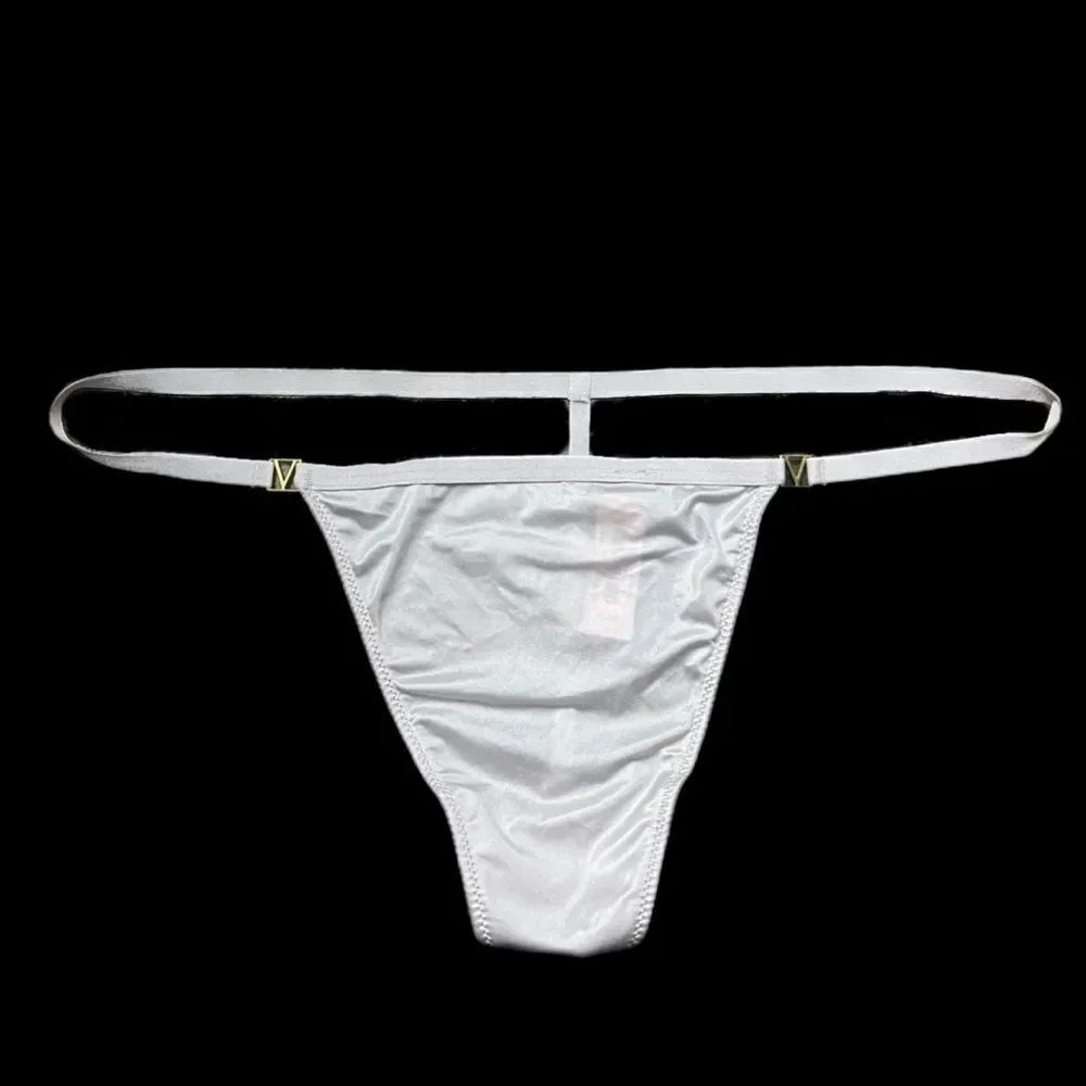 Victoria's Secret Very Sexy LOVE Smooth Satiny V string panty light gray XLarge